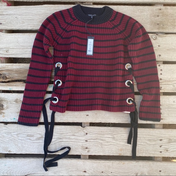 Romeo & Juliet Couture Sweaters - NWT Romeo and Juliet Couture sweater small